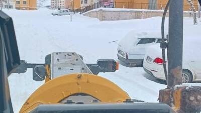 Adıyaman’ın Gölbaşı ilçesinde, Yenişehir deprem konutlarında yoğun kar yağışı sonrası