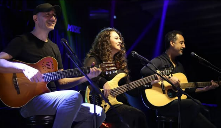 Türk halk müziğinin sevilen gruplarından Grup Abdal, 9 Şubat Pazartesi