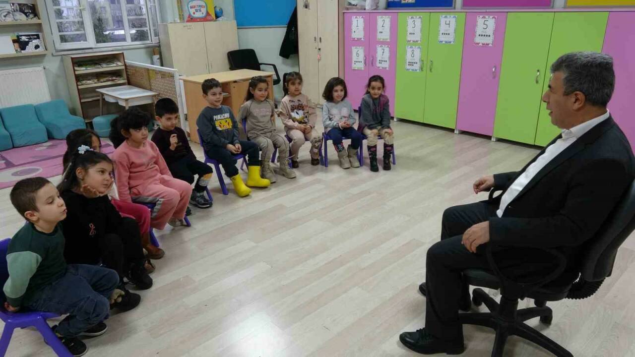 Gaziantep’te yaşayan Sultan Yıldız, 22 yıldır görme engelli eşi Mehmet