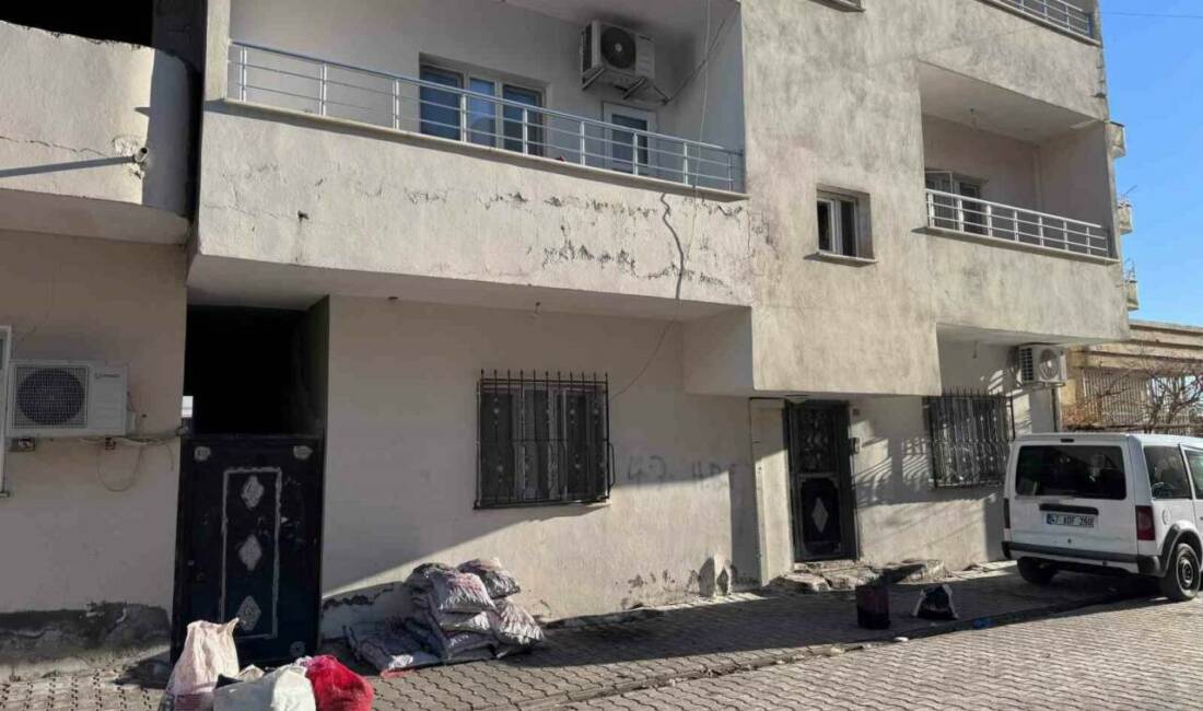 Mardin’in Nusaybin ilçesinde iki kız kardeş, evlerinde silahla vurulmuş halde