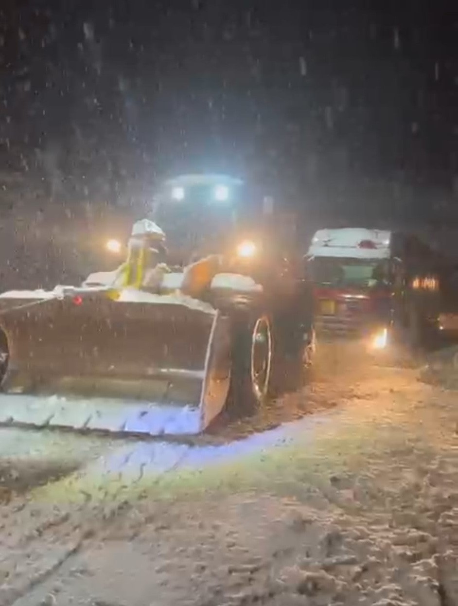 Kar kalınlığının 1 metreyi geçtiği Adıyaman’ın Sincik ilçesine sıkıştırılmış doğalgaz
