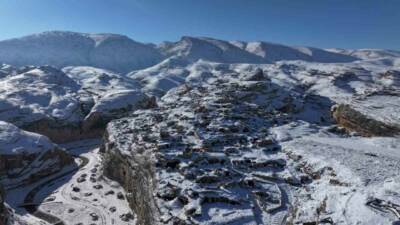 Batman’da etkili olan yoğun kar yağışı nedeniyle çok sayıda köy