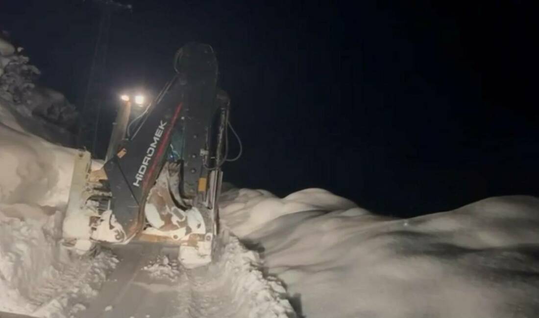 Şırnak’ta karla mücadele kararlılıkla devam ediyor. Valilik emrindeki İl Özel