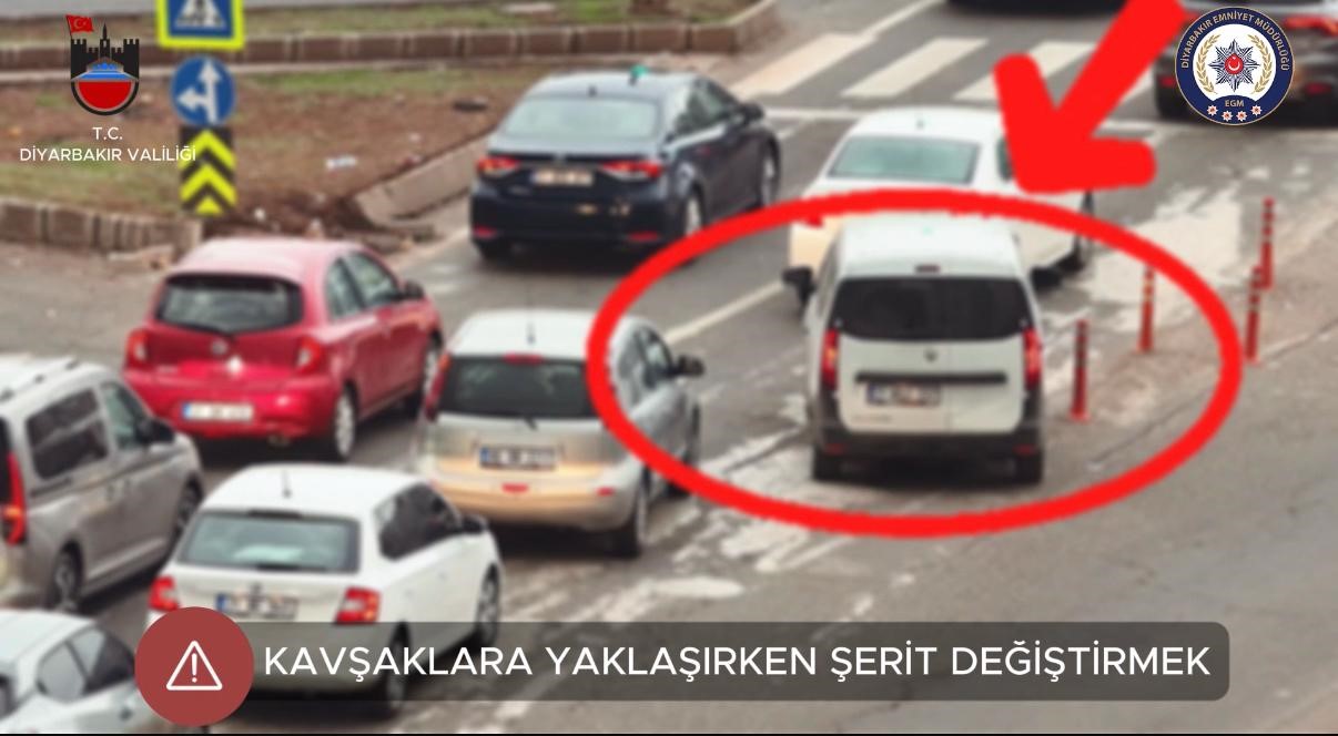 Diyarbakır’da kavşaklara yaklaşırken şerit değiştiren sürücüler dronla tespit edilerek cezai