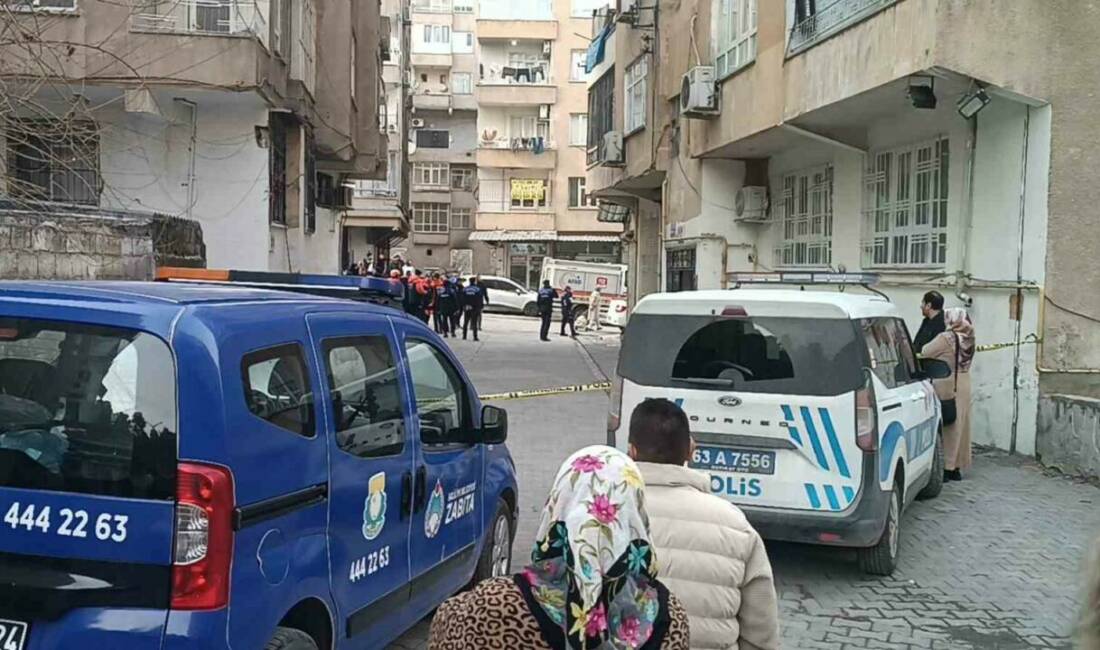 Şanlıurfa’da kolonlarından ses geldiği iddia edilen bina ekipler tarafından boşaltıldı.