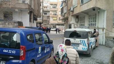 Şanlıurfa’da kolonlarından ses geldiği iddia edilen bina ekipler tarafından boşaltıldı.