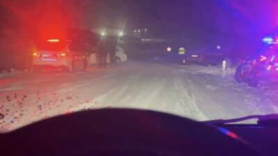 Mardin’de etkisini artıran yoğun kar yağışı ve tipi nedeniyle Mazıdağı-Derik