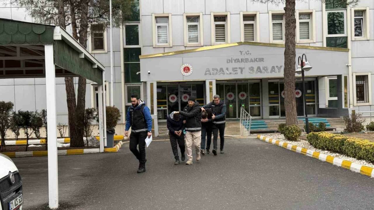 Diyarbakır’da, midelerinde taşıdıkları 807, 15 gram uyuşturucu ile yakalanan İranlı