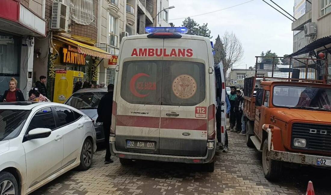 Adıyaman’da, motosikletin çarptığı küçük çocuk yaralandı.