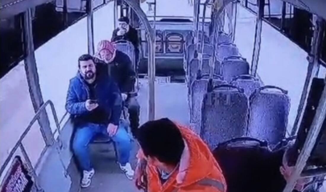 Mardin’in Kızıltepe ilçesinde özel halk otobüsünde fenalaşarak yere düşen 60