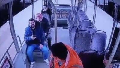 Mardin’in Kızıltepe ilçesinde özel halk otobüsünde fenalaşarak yere düşen 60