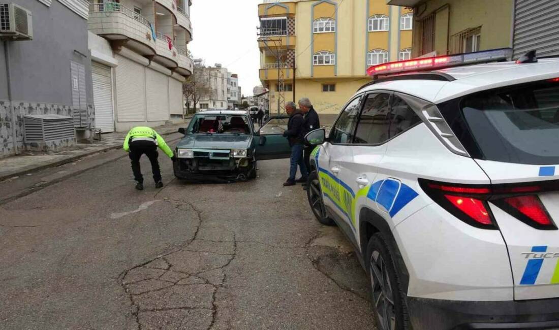 Kilis’te otomobil ile motosikletin çarpışması sonucu meydana gelen trafik kazasında