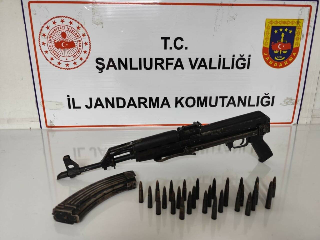 Şanlıurfa’da jandarma tarafından Siverek ve Haliliye ilçelerinde yapılan denetimlerde 4