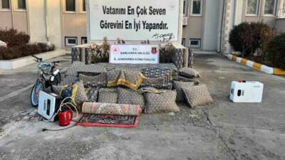 Şanlıurfa’da bağ evinden hırsızlık yapan 4 şüpheli çalınan malzemelerle yakalandı.