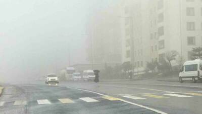 Şanlıurfa’da yoğun sis ve yağış etkili olurken görüş mesafesinin düştüğü