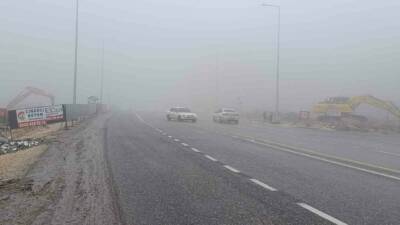 Şanlıurfa’da yoğun sis ve yağış etkili oluyor. Görüş mesafesinin düştüğü
