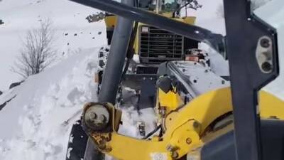 Adıyaman’ın Sincik ilçesinde etkili olan yoğun kar yağışı sonrası ulaşıma