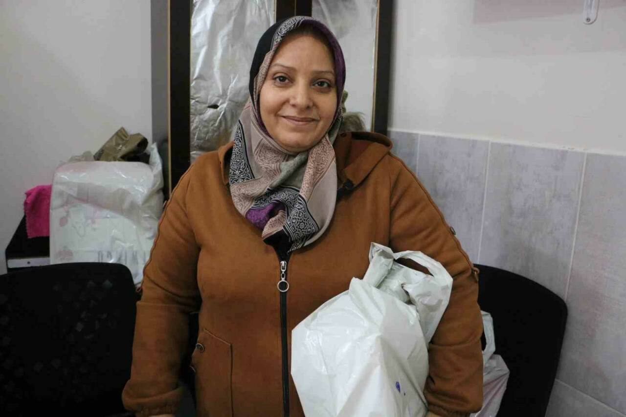 Diyarbakır’da sosyal medya üzerinden gelen yardımlarla ihtiyaç sahibi çocukların ayakkabı