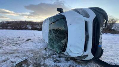 Adıyaman’da, tekeri patlayan minibüsün takla atması sonucu meydana gelen kazada