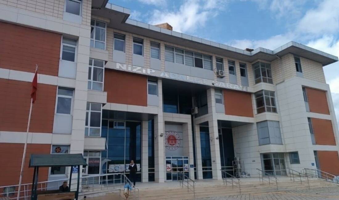 Gaziantep’in Nizip ilçesinde, Kahramanmaraş merkezli 6 Şubat depremlerinde yıkılan ve