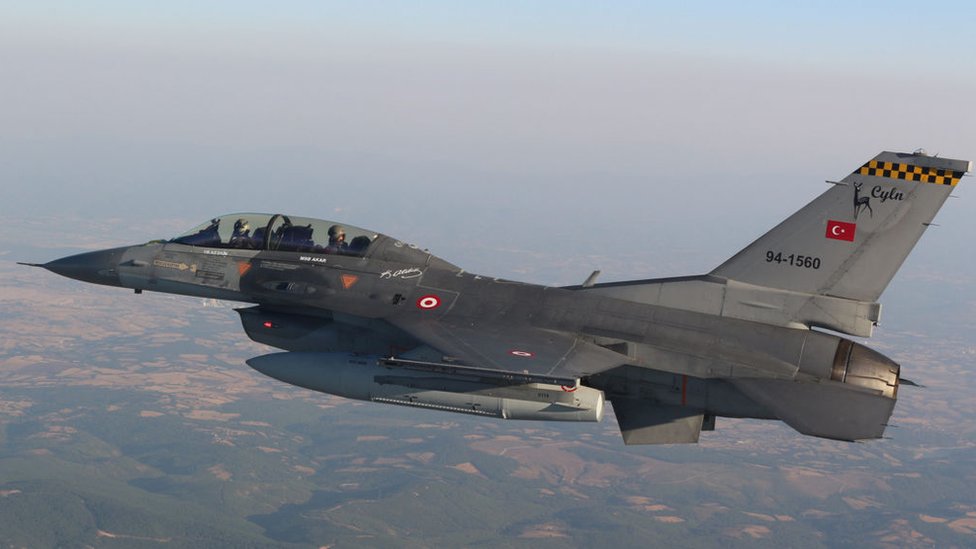Balıkesir'de 9'uncu Ana Jet Üs Komutanlığı'na ait F-16 savaş uçağının