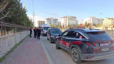 Adıyaman’da, iki kişi arasında çıkan kavgada bacağına demir çubuk batan