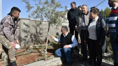 Gaziantep’te Şahinbey Belediyesi kırsal mahallelerde çiftçilik yapan yetiştiricilere "Antep Fıstığı