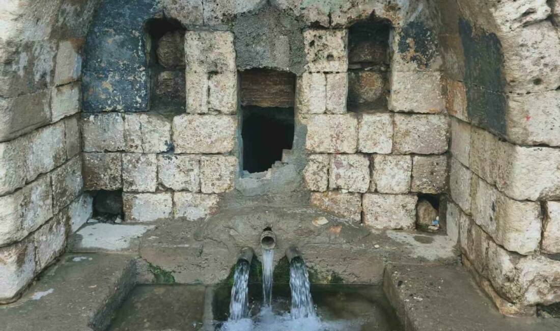 Gaziantep'in Araban ilçesindeki Emirhaydar Mahallesi'nde, Osmanlı dönemine ait olan iki