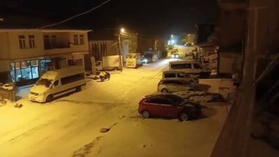 Adıyaman’ın Çelikhan ilçesinde kar yağışı başladı.