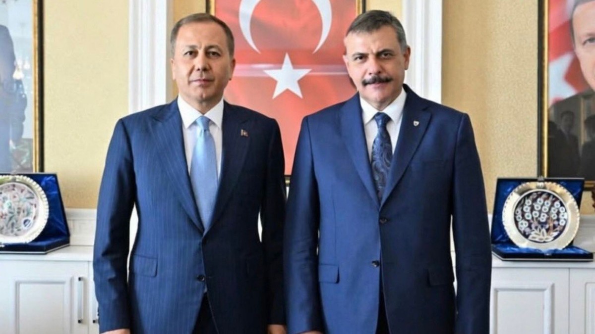 İçişleri Bakanlığı’nda görev değişimi düzenlenen törenle gerçekleşti. Ali Yerlikaya İçişleri