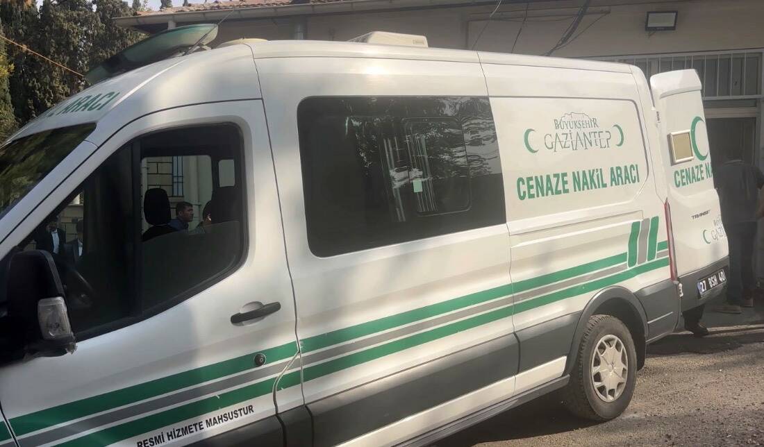 Gaziantep’te düğün salonu önünde silahlı saldırıya uğrayarak ağır yaralanan 23