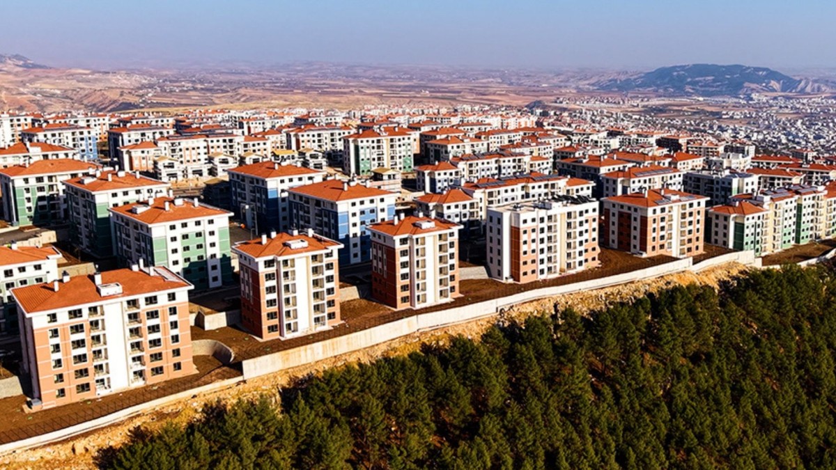 Sosyal konut projesinde kura süreci hız kesmeden devam ediyor. Çevre,