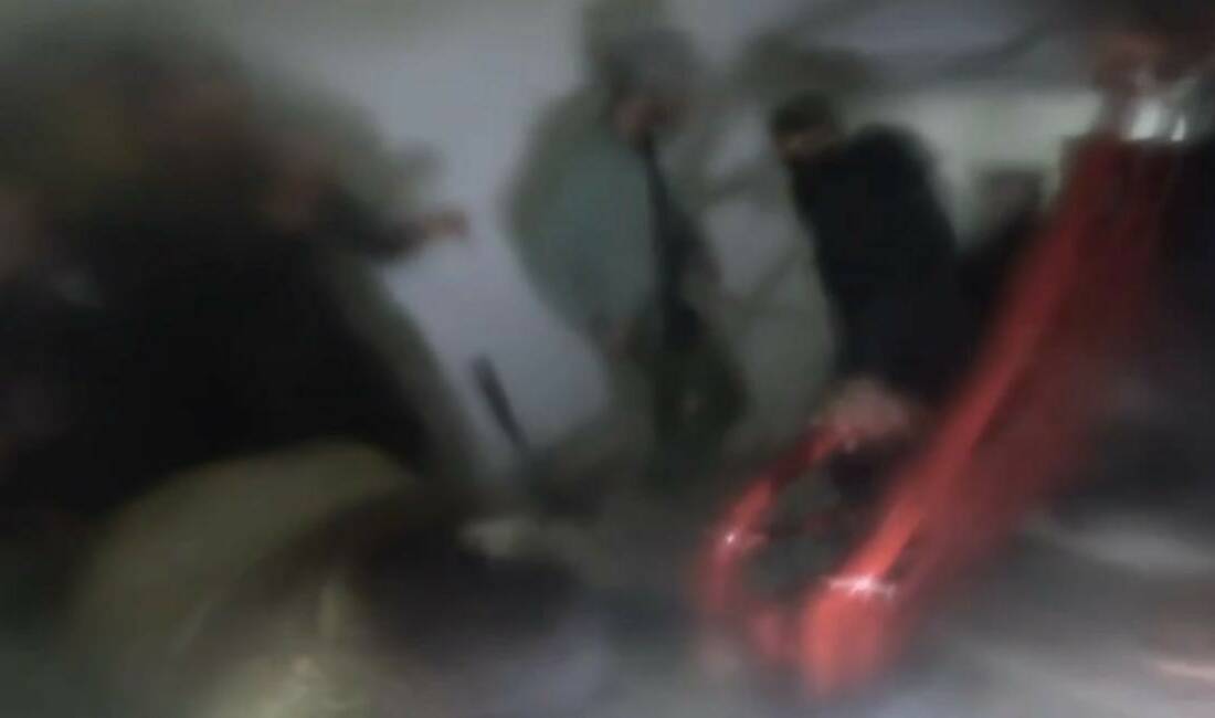 Diyarbakır’ın merkez Yenişehir ilçesinde evde çıkan yangında dumandan etkilenen şahsın