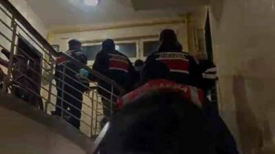 Gaziantep’te jandarma ekiplerince düzenlenen operasyonda çocuk ve kadınlara zorla fuhuş