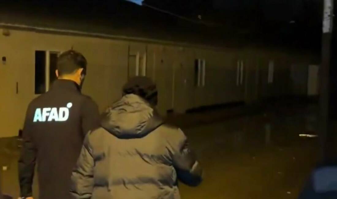 Gaziantep’in İslahiye ilçesinde etkili olan yoğun yağış nedeniyle depremzede 60