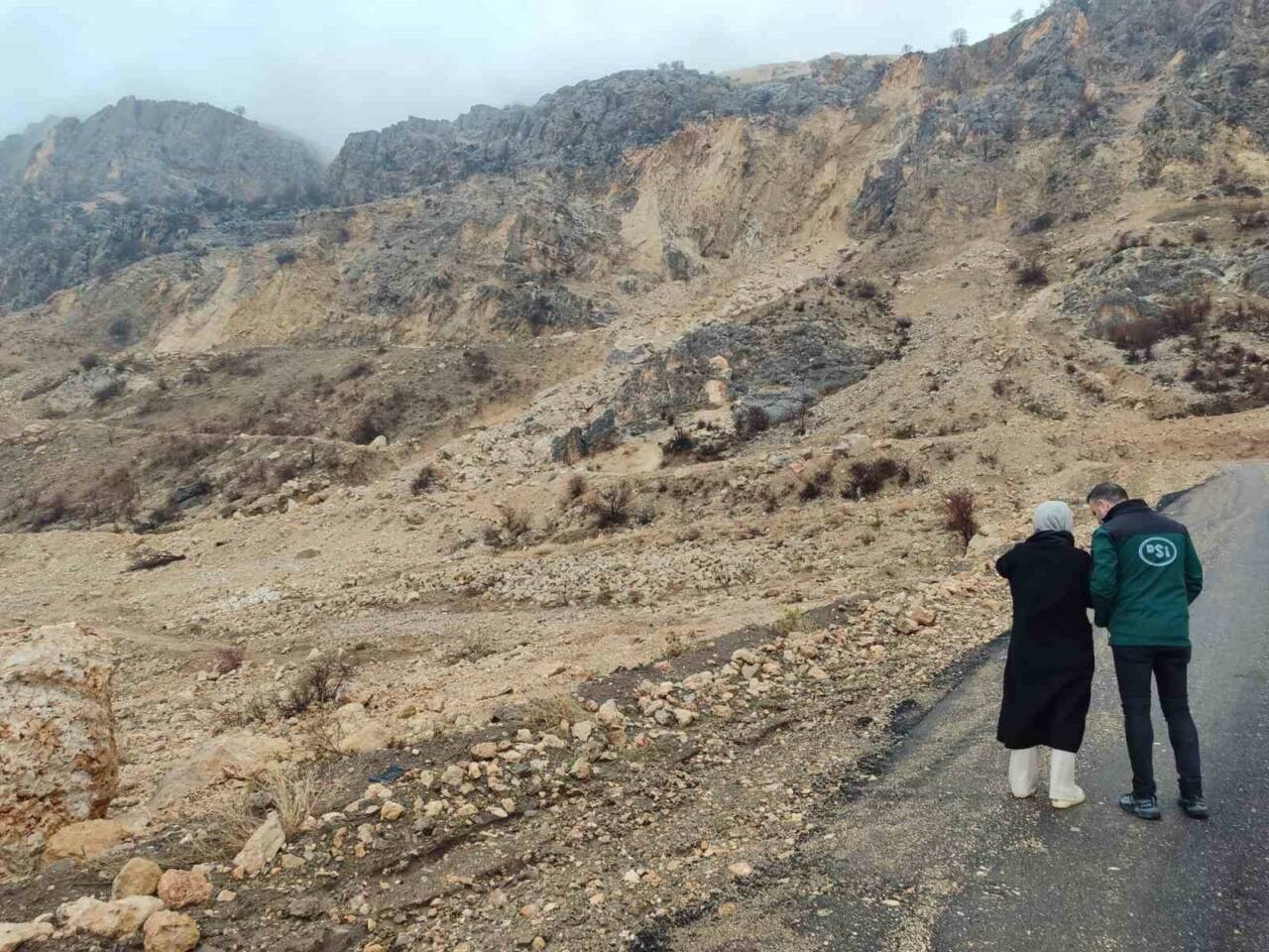 Adıyaman’da yoğun yağış nedeniyle Tut ilçesinde meydana gelen heyelan ve