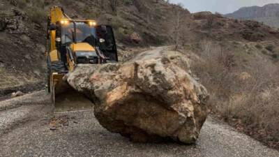 Adıyaman’ın Sincik ilçesinde etkili olan kuvvetli sağanak yağış sonrası meydana