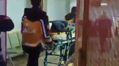 Adıyaman’ın Kahta ilçesinde meydana gelen trafik kazasında kamyonetin şarampole yuvarlanması