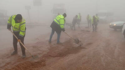 Besni’de etkili olan kuvvetli fırtına ve sağanak yağış nedeniyle Besni