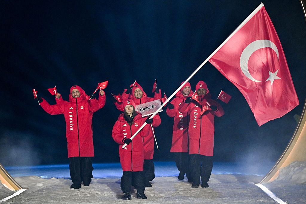 2026 Kış Olimpiyatları İtalya’da başladı. Türkiye 8 sporcu ile yer
