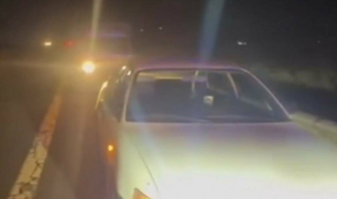 Gaziantep-Şanlıurfa otoyolunda ters yönde seyrettiği tespit edilen 2 araç sürücüsüne