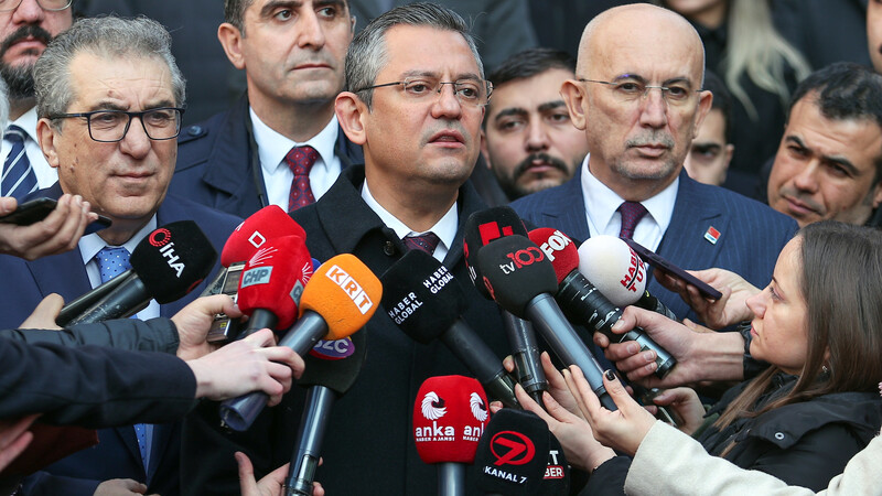 CHP Genel Başkanı Özgür Özel, Bolu Belediye Başkanı Tanju Özcan’ın