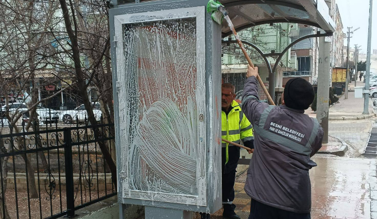 Besni Belediyesi, Ramazan ayı öncesinde kent genelinde temizlik çalışmalarını hızlandırdı.
