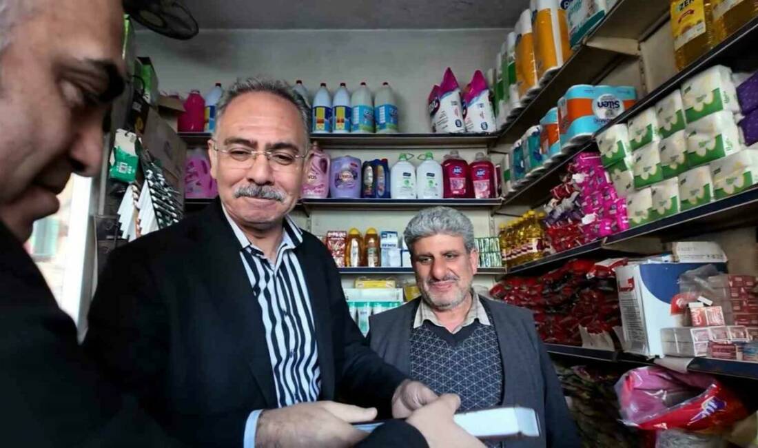 Kemal Sunal’ın başrolünde oynadığı "Sakar Şakir" filmindeki kiloyla veresiye defteri