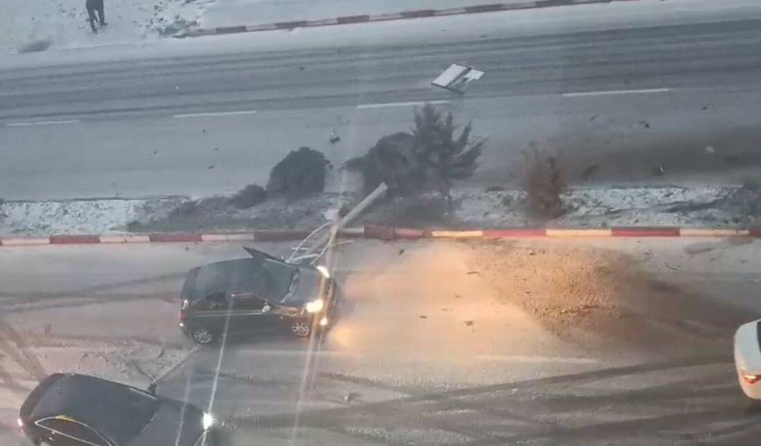 Siirt’te 6 aracın karıştığı kazada maddi hasar oluştu.