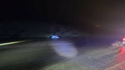 Adıyaman’da, sel sularına kapılarak suya gömülen araçtaki yolcu yaralandı.