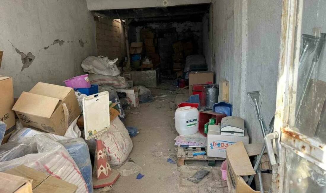 Adıyaman’da, bir temizlik firmasına ait depodan binlerce temizlik malzemesi çalındı.