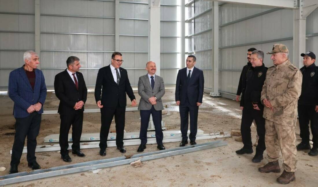 Adıyaman Valisi Osman Varol, Samsat ilçesinde incelemelerde bulundu.