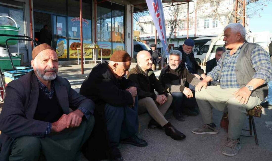 Adıyaman Valisi Osman Varol, Siteler Mahallesi’nde kurulan semt pazarını ziyaret