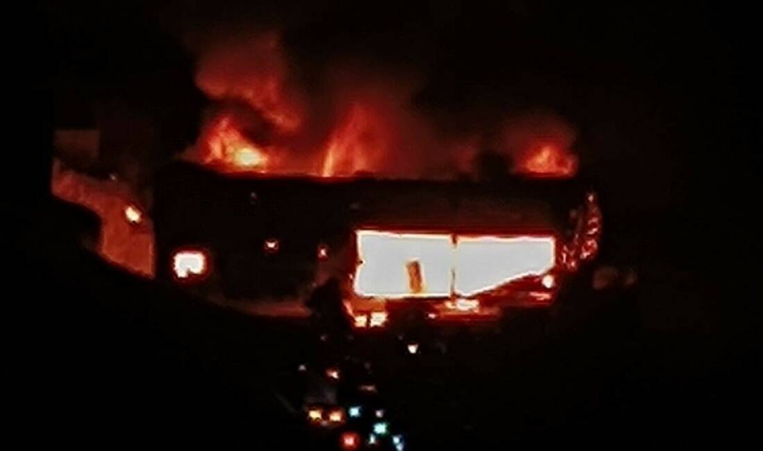 Şanlıurfa’nın Halfeti ilçesinde, bir zeytin ve fıstık işleme fabrikasında yangın